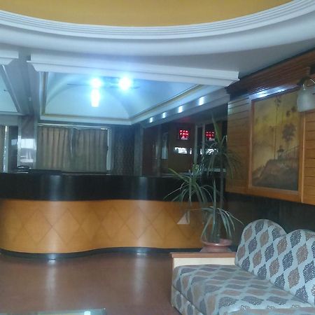 Hotel Unnati Ahmedabad Esterno foto